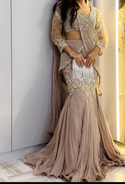THE GLIDED DRAPE