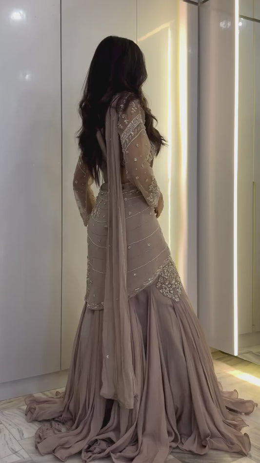 THE GLIDED DRAPE